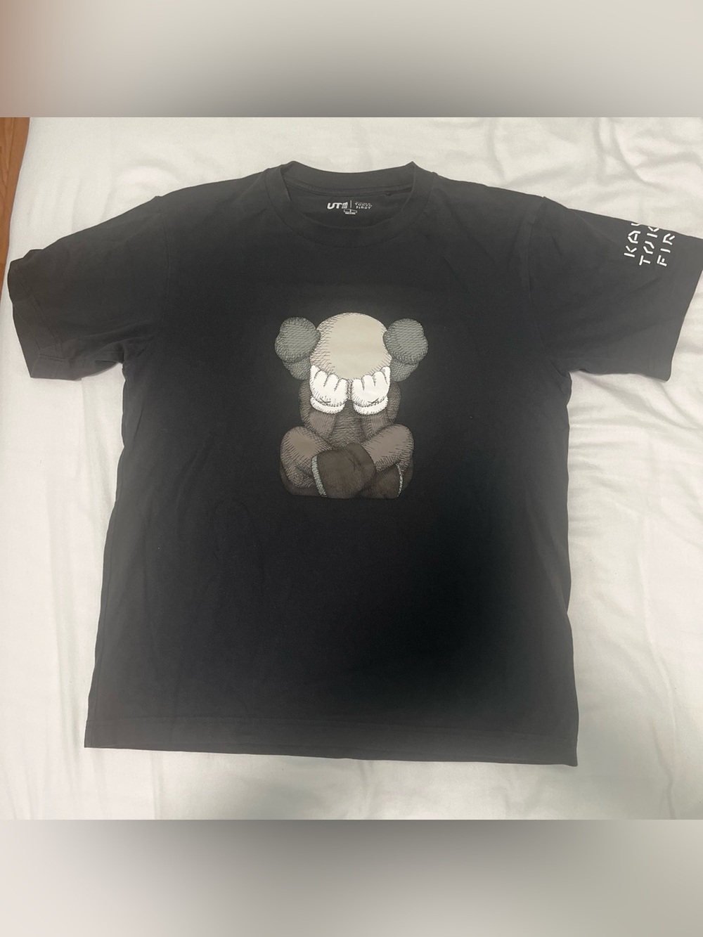 Kaws x Uniqlo dark grey t-shirt / sz small